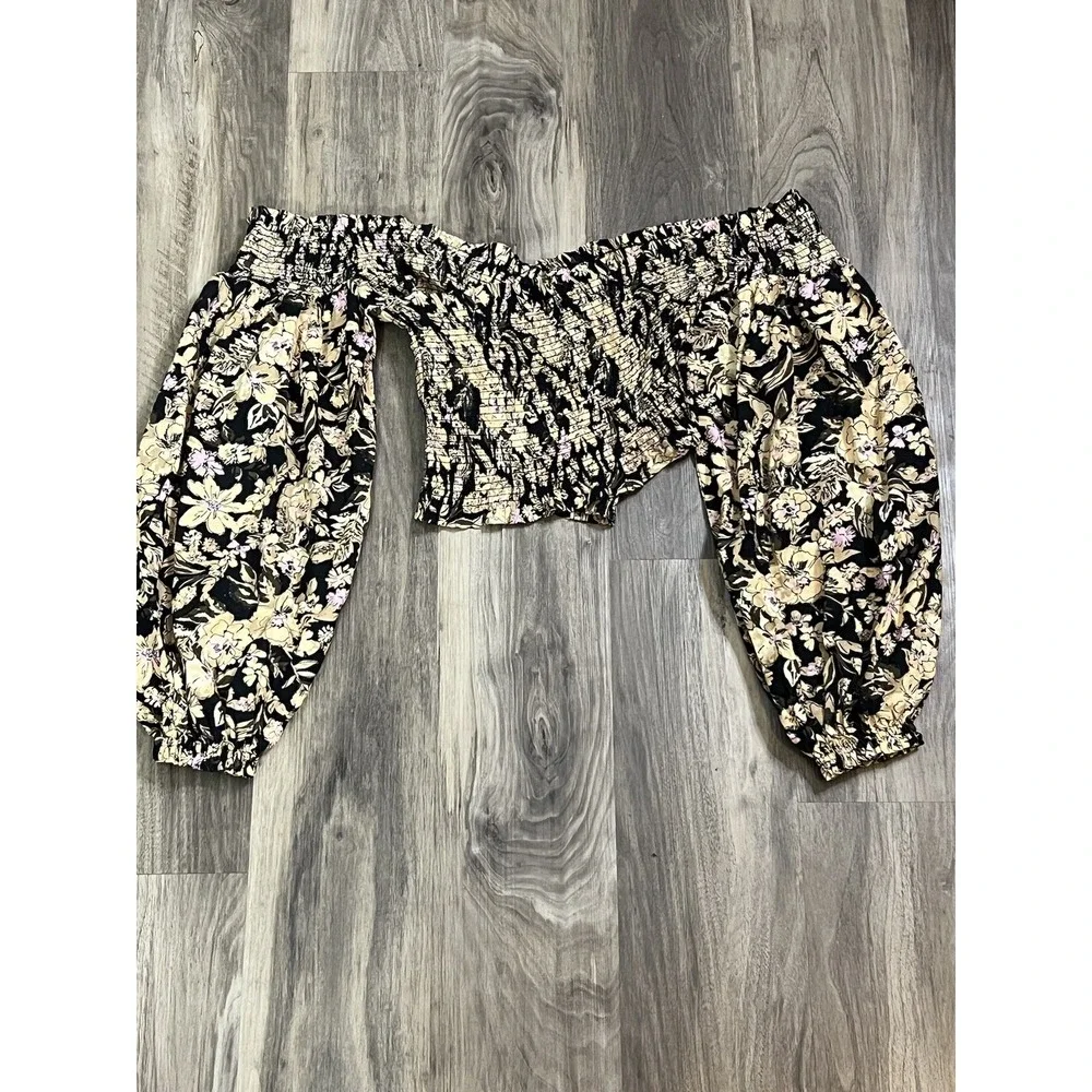 Free People East To The West Smocked Top Womens Size‎ XS Black Floral